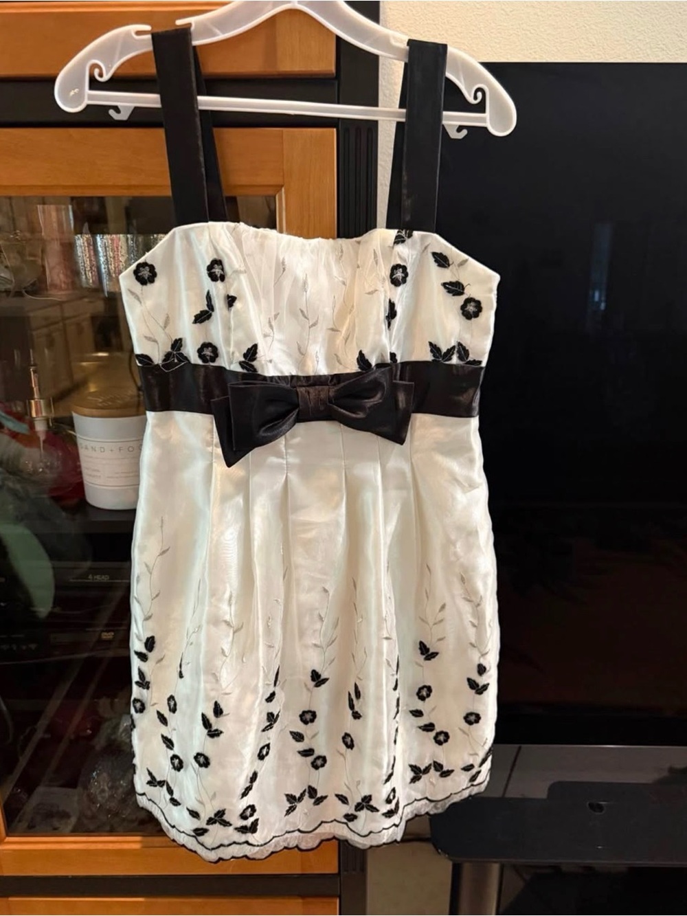 Gunne sax White and Black Floral Bow-Accent Party Dress